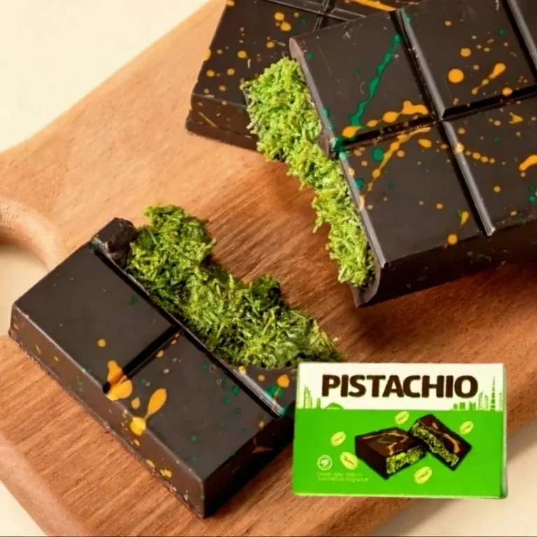 Tayland’a hediye gönderilebilen fıstıklı Premium Dubai Çikolatası kutusu